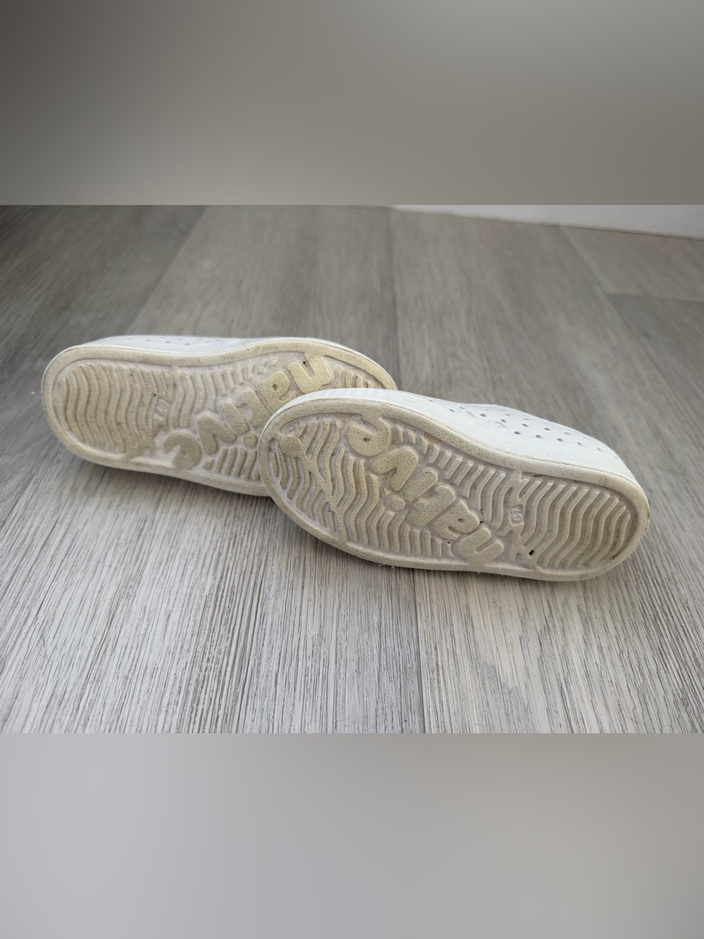 Native Kids Water Shoes in White - Picture 3 of 3